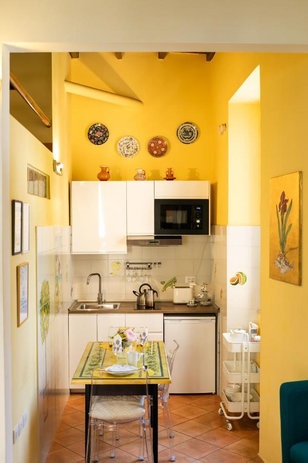 Monti Romantic Sunshine Maisonette Bagian luar foto