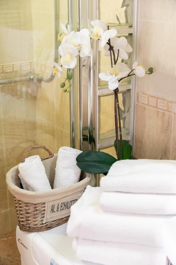 Monti Romantic Sunshine Maisonette Bagian luar foto